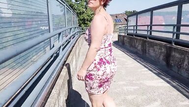 Le public SQUIRT, BLOW et PISS à la gare