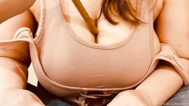 业余的法国大奶子，我要我的大鸡巴在她的大奶子之间 Xxx Porn Hub - 4 image