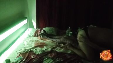 Uma venda nos olhos e um strapon equivalem a uma noite bastante depravada - 3 image