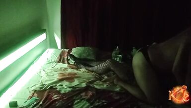 Uma venda nos olhos e um strapon equivalem a uma noite bastante depravada - 5 image