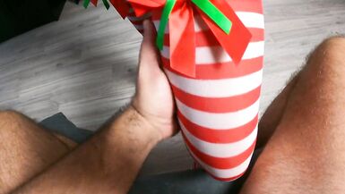 Una mamada regalo de Santas Big Boobs ayudante. - 3 image