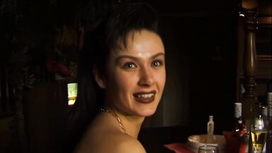 Jai trouvé une salope à baiser dans un bar