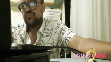 Fiquei vendo minha vizinha casada na cam - 5 image