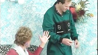 Wieso ficken junge tyoen immer omas ? - 2 image