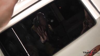 Bara Brass monte une bite dans une voiture mais le gars a échoué - 15 image