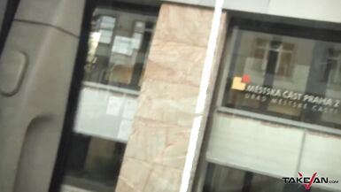 Bara Brass monte une bite dans une voiture mais le gars a échoué - 5 image