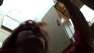 Des gros seins et une chatte poilue pour une milf qui est toujours excitée - 8 image