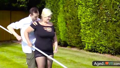 LATINCHILI Latine mature qui sennuie et se masturbe avec des sextoys