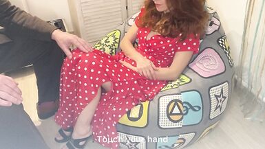 Ma femme baise avec un psychanalyste, elle ne comprend pas ce quelle fait, elle se porte elle-même à lorgasme.