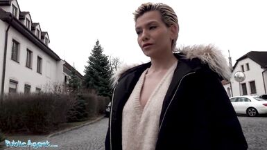 Agent public La MILF Subil Arch se fait baiser le corps parfait