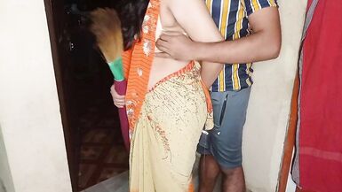 morning me hot step mom ko choda while she cleaning home - 3 image