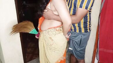 morning me hot step mom ko choda while she cleaning home - 5 image