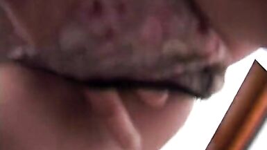 Un beau quatuor pour des MILFs italiennes qui aiment le sexe obscène - 2 image