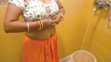Индийский Desi bhabi неожиданно трахается в доме соседей с чистым хинди аудио - 2 image