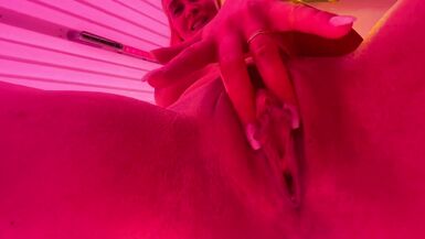 Stranger filmed me at the solarium while I played my pussy to orgasm. - 9 image