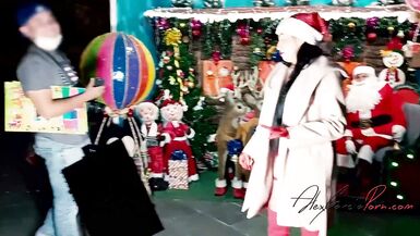 Sexy exhibitionist MILF celebrating Christmas in public - 5 image