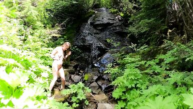 Lonpussy, Out and about in the Cascades again. Heavy Nipples and Giant Pussy. - 14 image