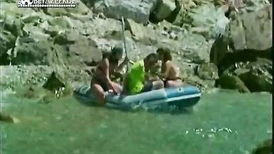 Yerli Erotik Flim Kontrada Uc Guzel - 15 image