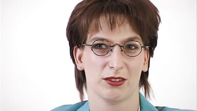 Ragioniere scopa dildo davanti alla telecamera - 3 image