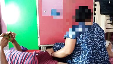 Üvey anne lanet desi Hint sıcak çift net Hintçe ses xxx porno Xvideos - 2 image