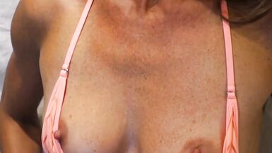 Athletic MILF Sofie Marie Strips Naked And Teases Herself - 6 image
