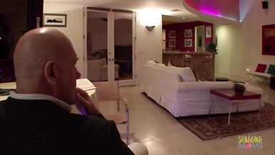 Massaging her sugar daddy gave him a boner so the milf has