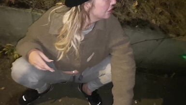 Cracky offered juice to take a cumshot on her face