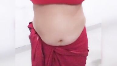 sexy indian Saree show her big boobs ass and musterbited - 2 image