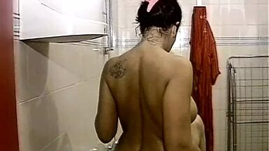 La femme sexy a toujours besoin dune bite et dun sperme chaud sc 2