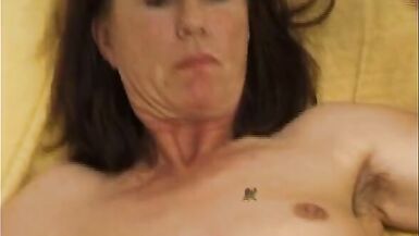 La grand-mère de Pippi Longstockings cloue son beau-fils avec sa chatte de mamie mouillée - 9 image