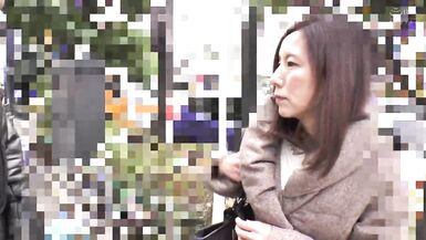 KRS064 MILF mignonne. Même si je suis vieux. Jaime les MILFs qui sont mignonnes et jolies. 10