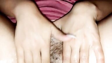 PISS IN MY PUSSY - Italiano meó, escupió y se corrió de vuelta a casa con la camisa empapada - 12 image