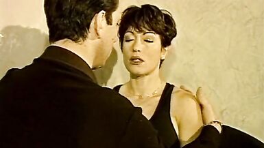 Une milf sexy toujours en quête dune bite et dun sperme torride sc 1 - 4 image