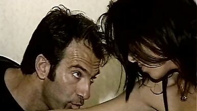 Threesome Sex für eine schlampige und eifrige italienische Milf sc 6 - 5 image