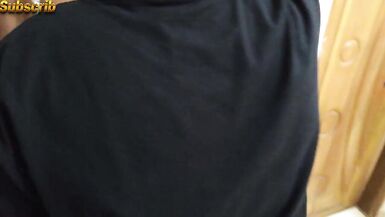 La tante indienne chaude suce ma grosse bite et je jouis dans sa bouche, puis la baise rudement et jouit à nouveau sur son gros cul - Deux fois Cum wild - 2 image