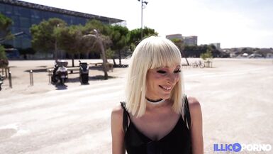 Naughty blonde Amelia is hot for a good fuck - 2 image