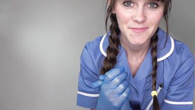 Sydney Harwin in a hot British uniform gets a creamy surprise in virtual roleplay