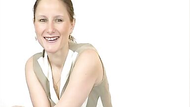 des milfs maigres fistant leurs chattes avec des godes épais