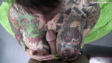 TATTOOED AND PIERCED MONSTER LOVES CUMSHOT - 4 image