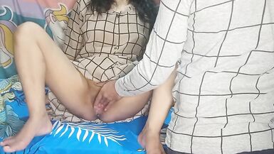 Kela dalke masterbute kar rahi bhabhi K devar ne banana nikalke apna lund dal diya - 7 image