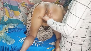Kela dalke masterbute kar rahi bhabhi K devar ne banana nikalke apna lund dal diya - 9 image