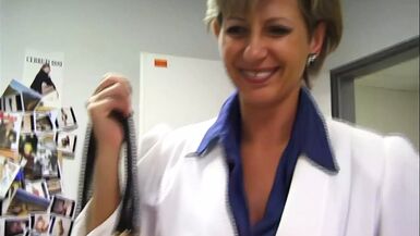 boss secretly engulfing dick of her employee - 1 image