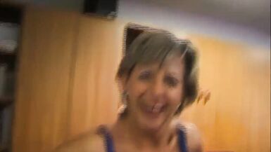 boss secretly engulfing dick of her employee