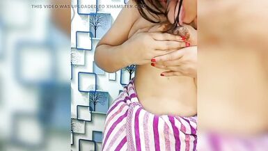 Saggyboobs sexy bhabhi bawdy cleft fingering and undressed show natural hotty bigboobs - 9 image