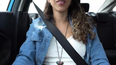 JOI dans la voiture CUM sur mes bazookas