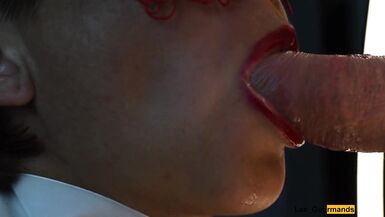 4K - madre Id como a la mierda Perra enmascarado con lápiz labial da oral-servicio y adquiere todo el semen en su lengua en primer plano - 15 image