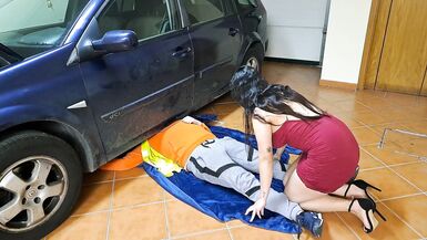 Slutty wife gets inward spunk flow from the mechanic - 11 image