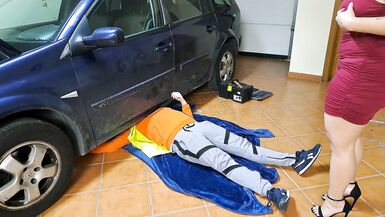 Slutty wife gets inward spunk flow from the mechanic - 7 image