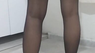 Turk aged leg and foot fetish in nylon nylons in the kitchen - 4 image