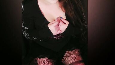 Hawt Neighbour Smokes & Milks her large breasts for u! - 6 image